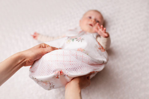 Śpiworek niemowlęcy NIKO / 6-12 / 2.5TOG / dzikie gęsi Śpiworek niemowlęcy NIKO / 6-12 / 2.5TOG / dzikie gęsi