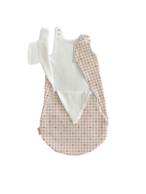 Śpiworek niemowlęcy NIKO / 0-6 / 1.8 TOG / pudrowe serduszka