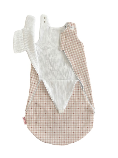 Śpiworek niemowlęcy NIKO / 6-12 / 1 TOG / pudrowe serduszka