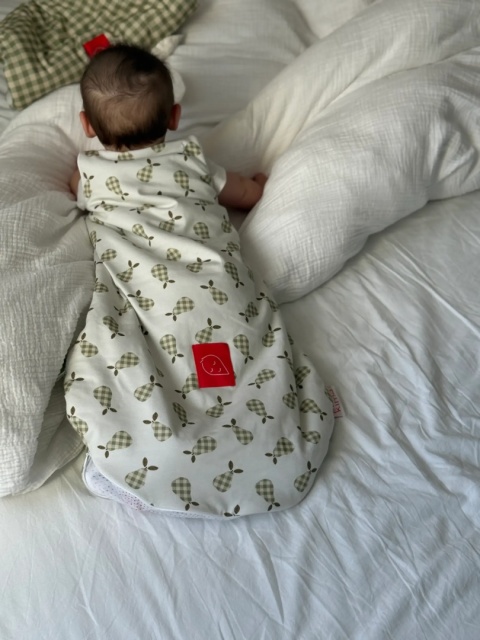 Śpiworek niemowlęcy NIKO / 0-6 / 2.5 TOG / gruszki i krata