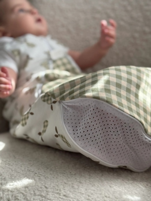 Śpiworek niemowlęcy NIKO / 6-12 / 2.5 TOG / gruszki i krata